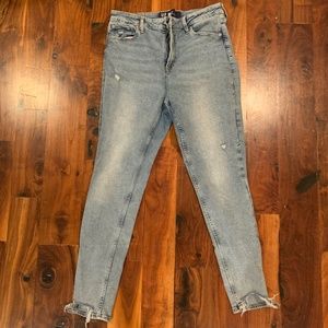 Light wash skinny jeans